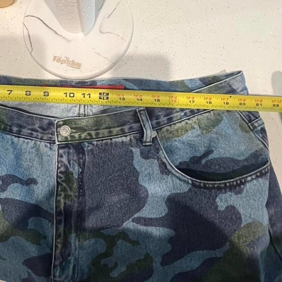 vintage y2k revolt jeans camo pattern NWT - Picture 3 of 6